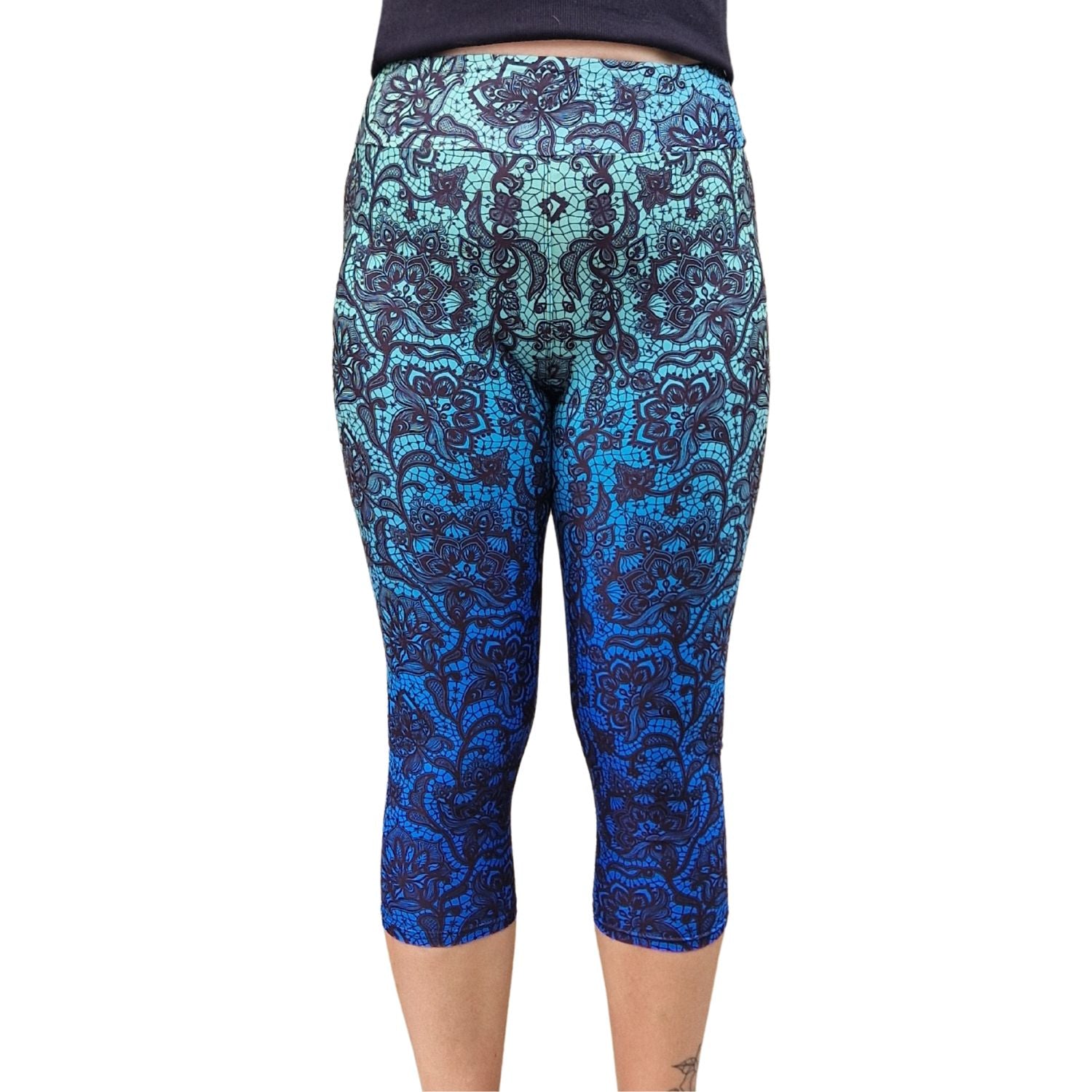 Funky Fit  24/7 Capri Leggings – Lacey Blues