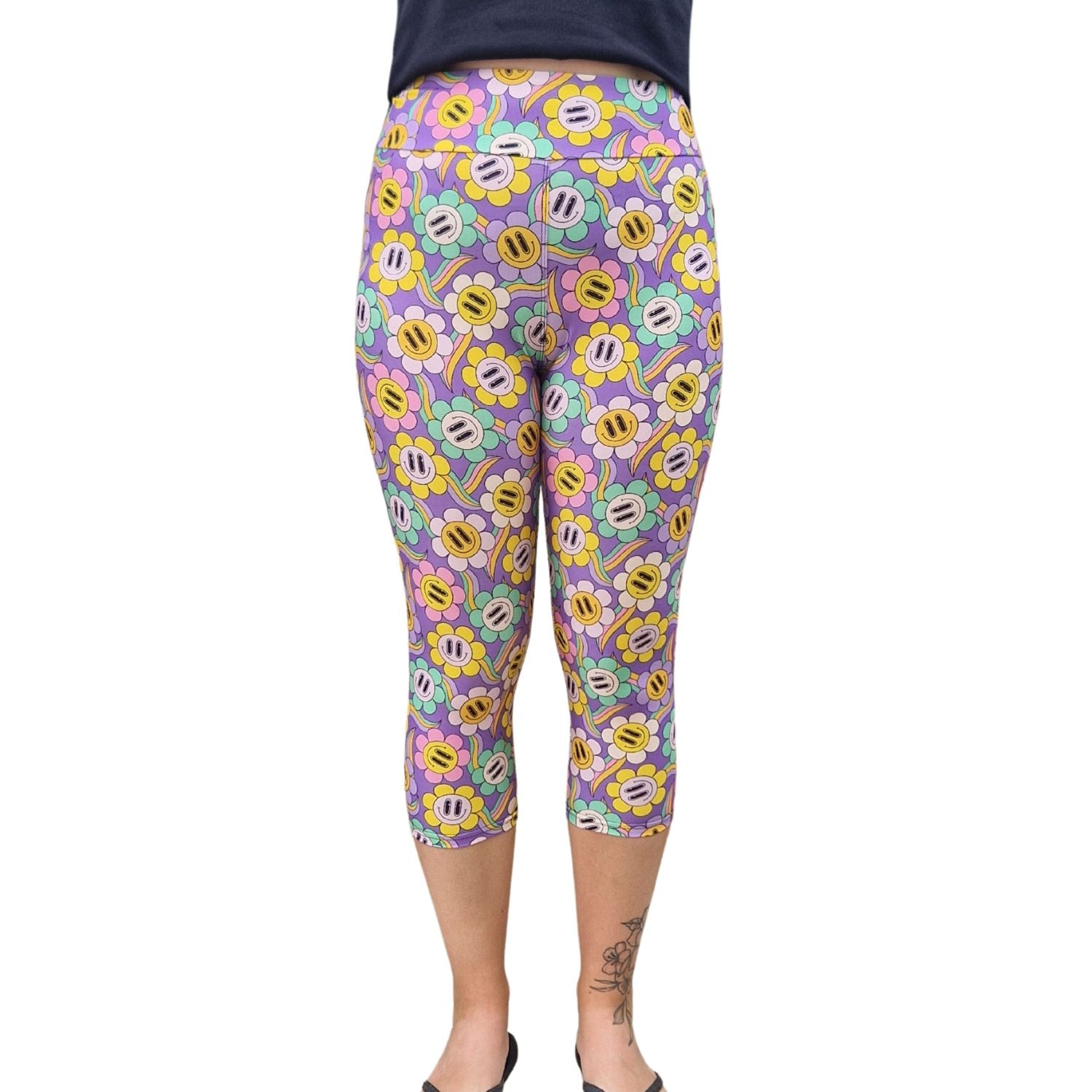 Funky Fit 24/7 Capri Leggings – Smiley Sunflowers