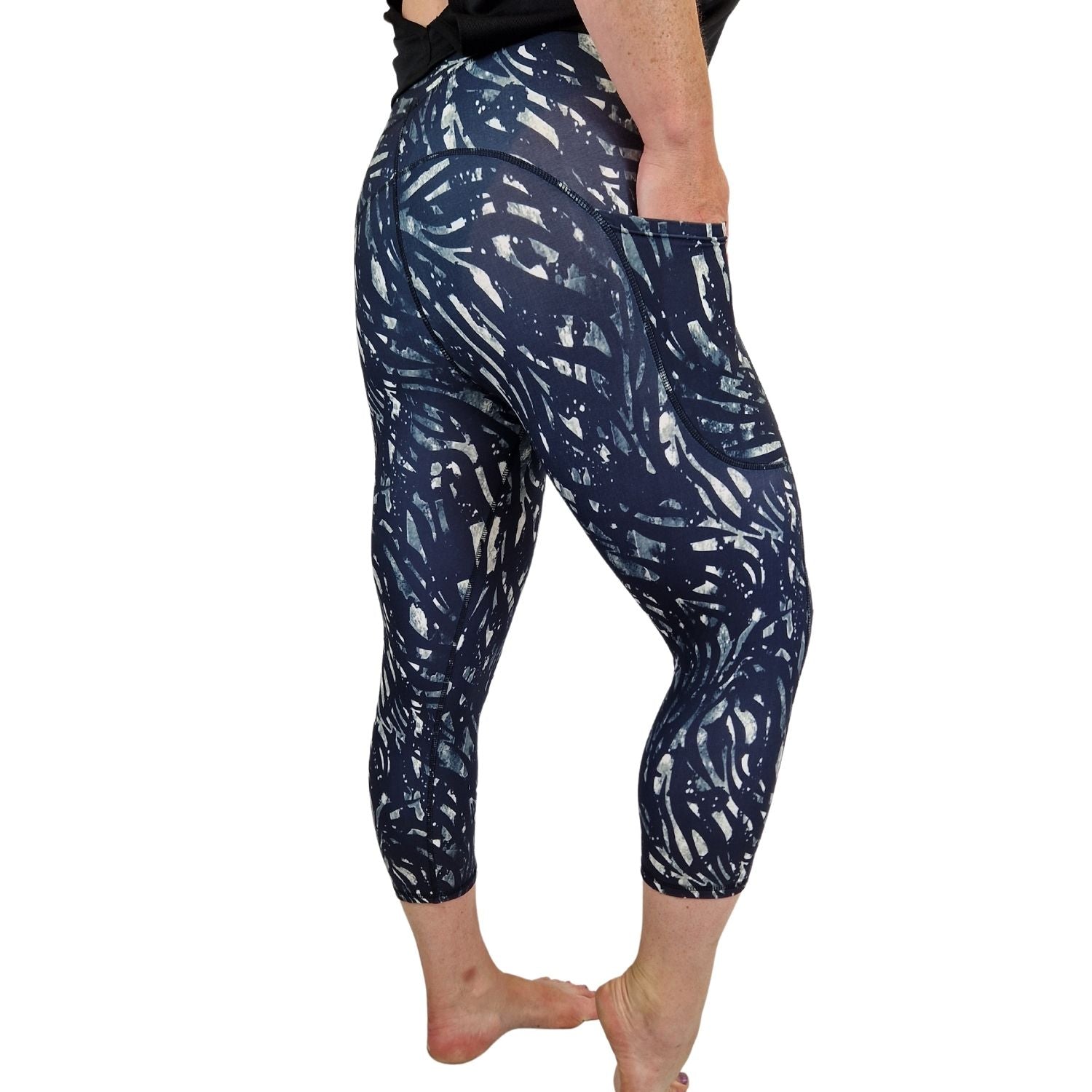 Funky Fit SCULPT Yoga Capri Leggings - Monochrome Stripes