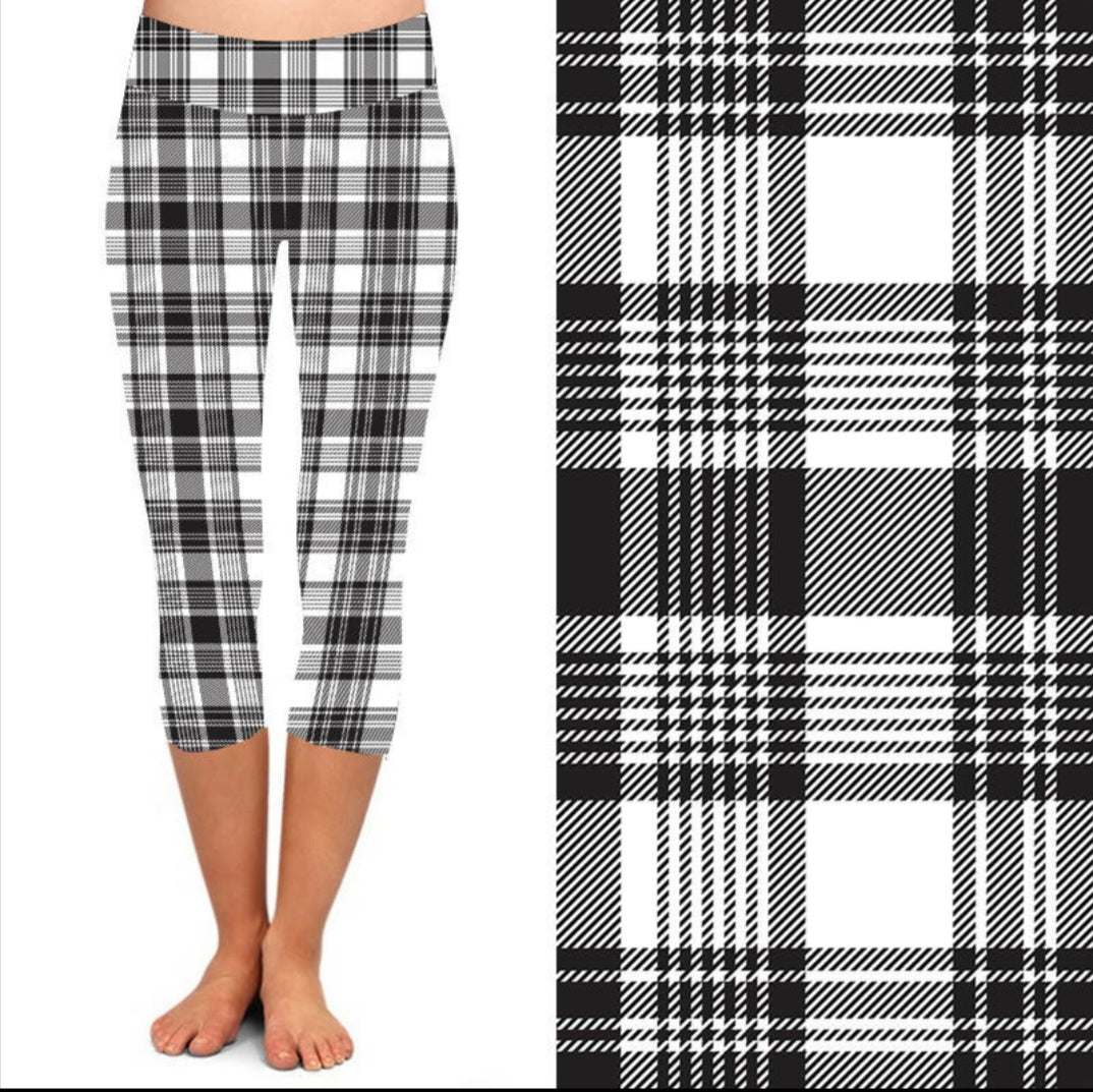 Funky Fit 24/7 Capri Leggings – Black & White Tartan